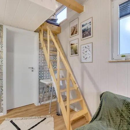 Tiny House *